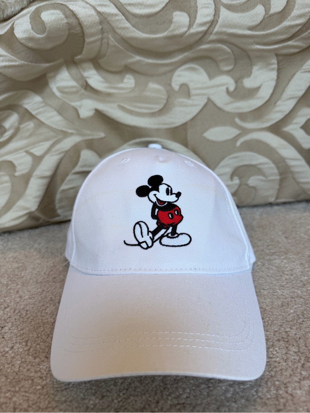 Walt Disney World Mickey Mouse White Baseball Cap Hat Adjustable Embroidered